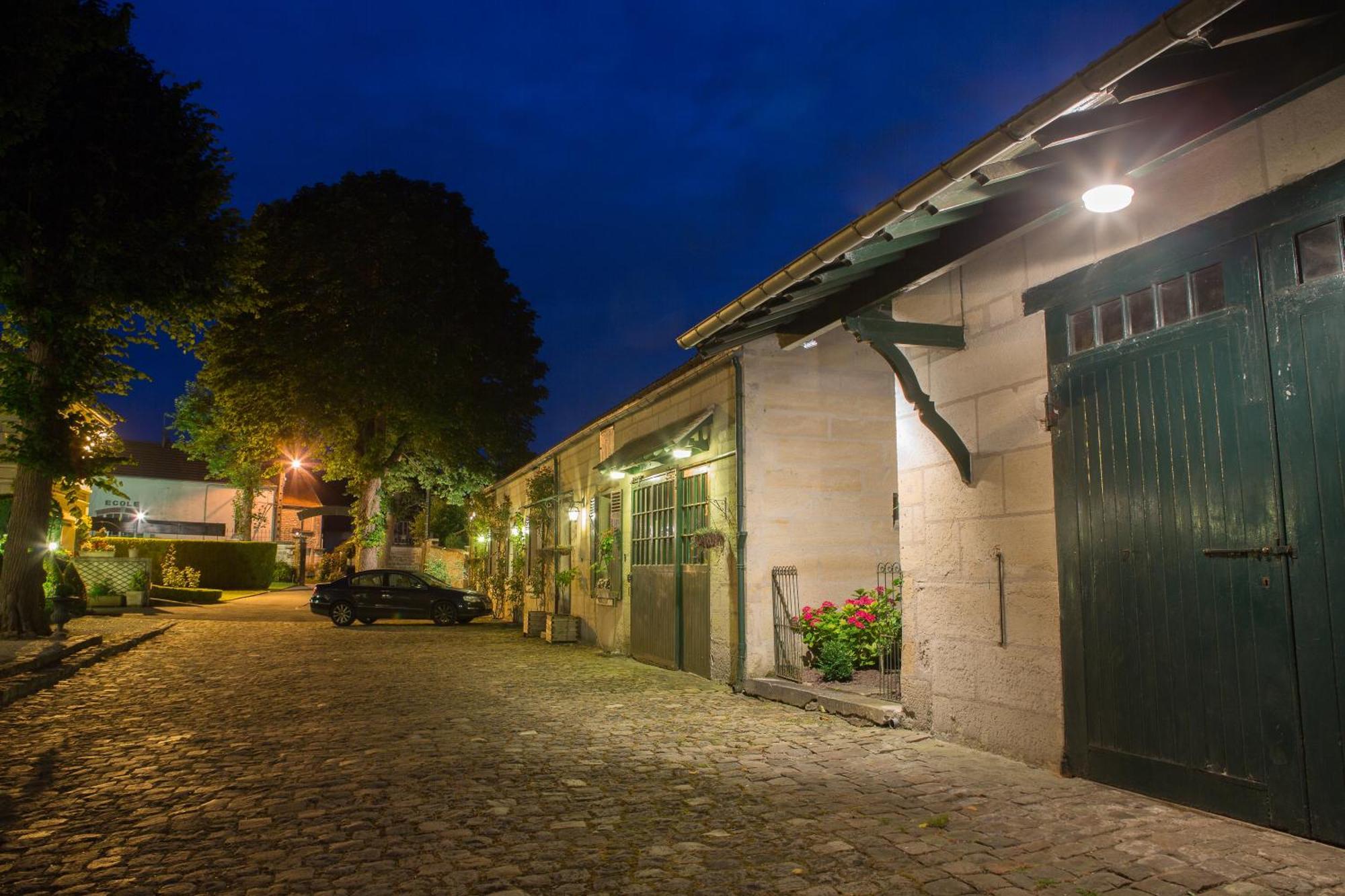 Hôtel Relais d'Aumale Orry-La-Ville Exterior foto