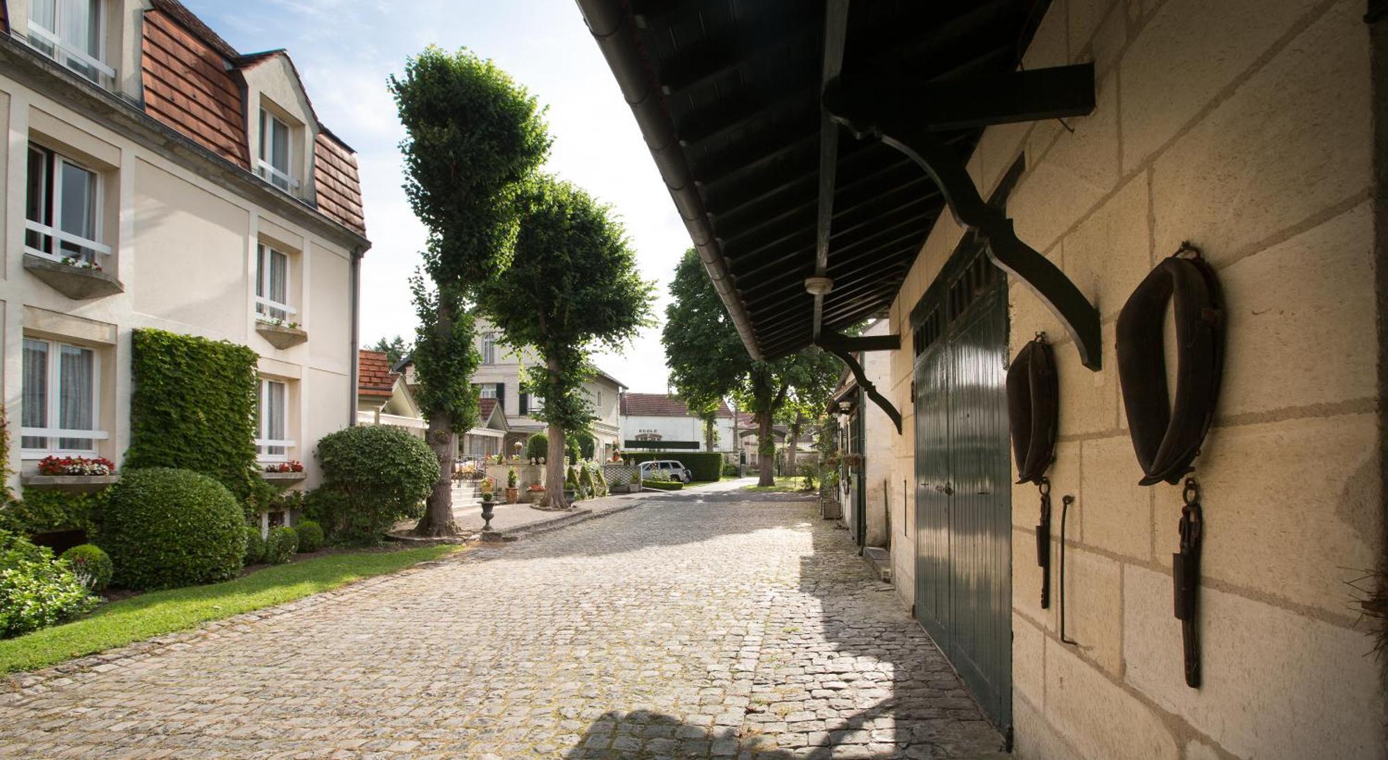 Hôtel Relais d'Aumale Orry-La-Ville Exterior foto